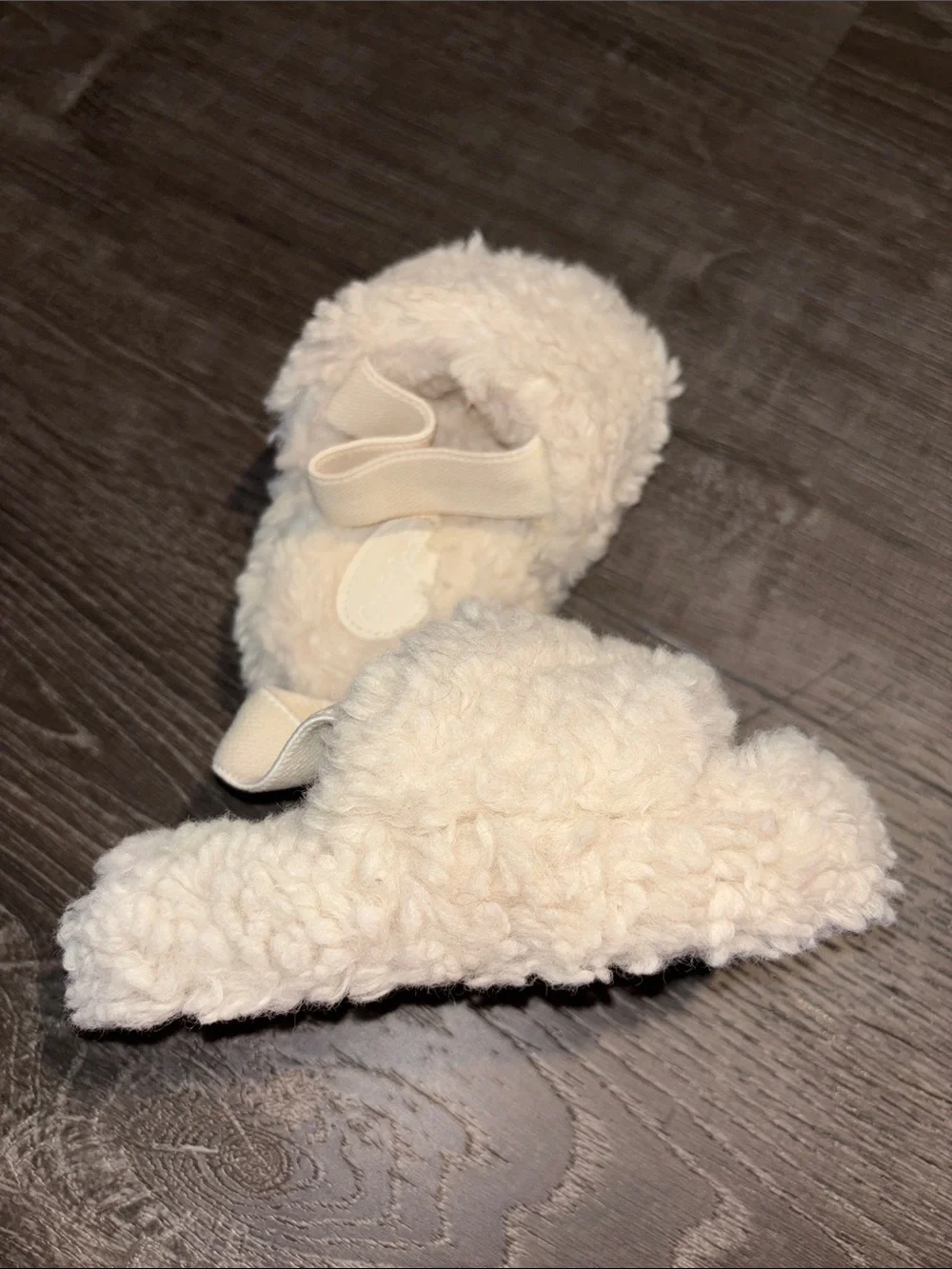 Cat & Jack Plush Faux-Sherpa Slip-On Slippers - Cream